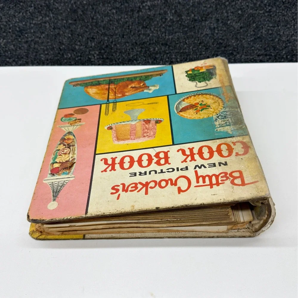 Betty Crocker's New Picture Cook Book 1961 First Edition 5-Ring Binder Vintage